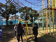 2015年1月28・29日　小田原市立下府中小学校　塀・遊具・ベンチ塗装写真３