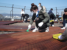 2015年3月12・13日　小田原愛児園　屋上ウッドデッキ塗装写真２