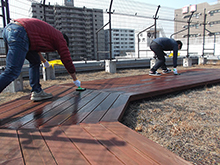 2015年3月12・13日　小田原愛児園　屋上ウッドデッキ塗装写真４